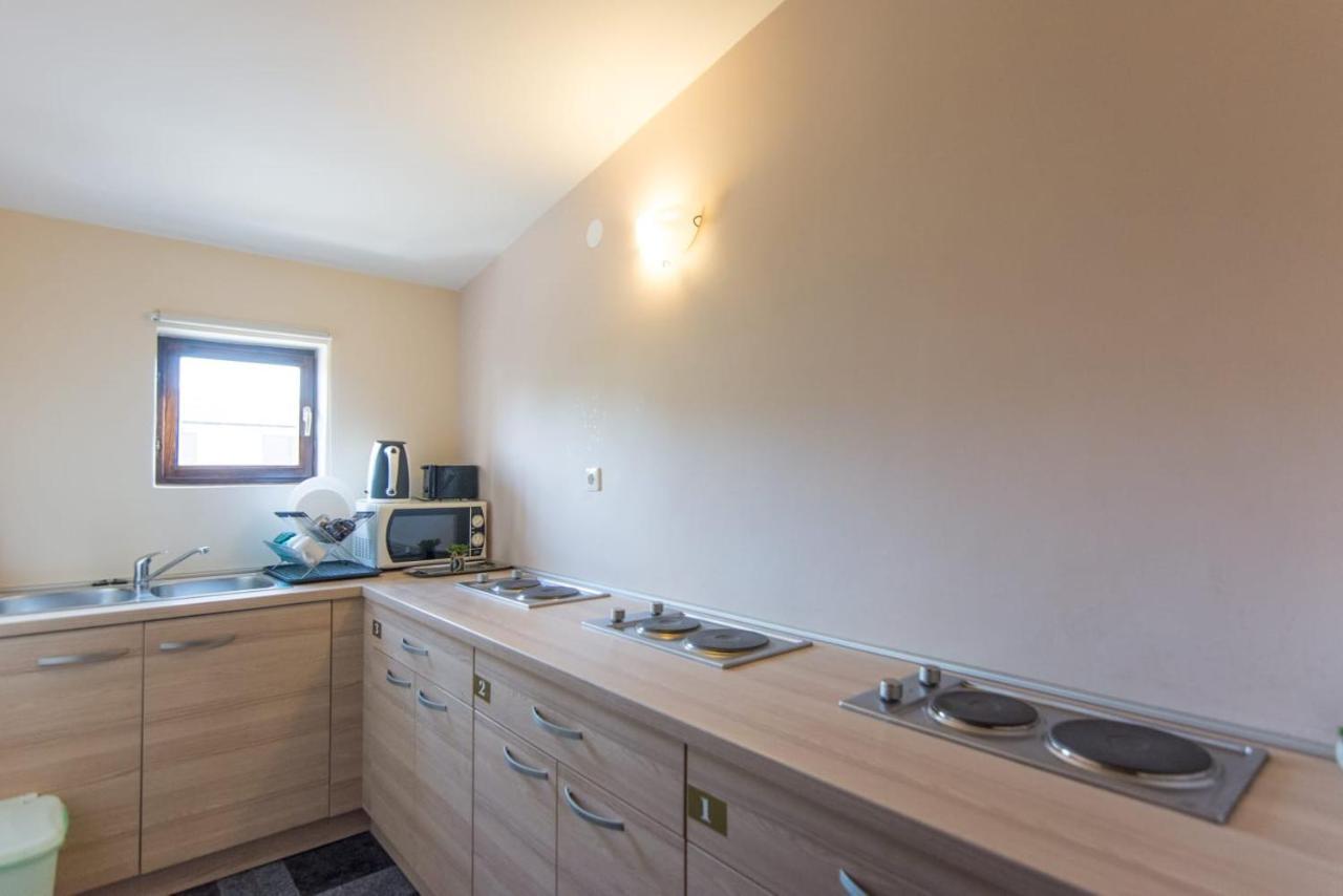 Sobe Rolo Uz More Hotel Biograd Na Moru Ngoại thất bức ảnh