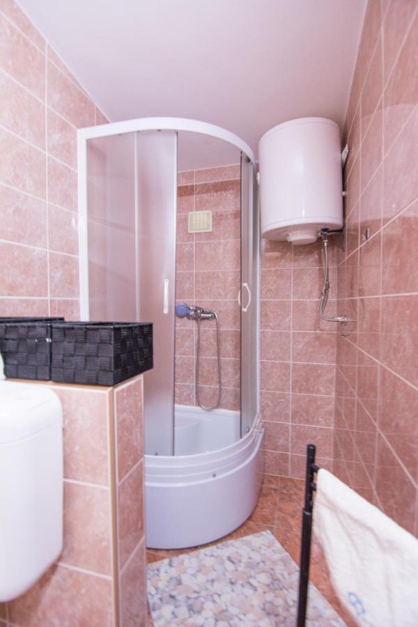 Sobe Rolo Uz More Hotel Biograd Na Moru Ngoại thất bức ảnh